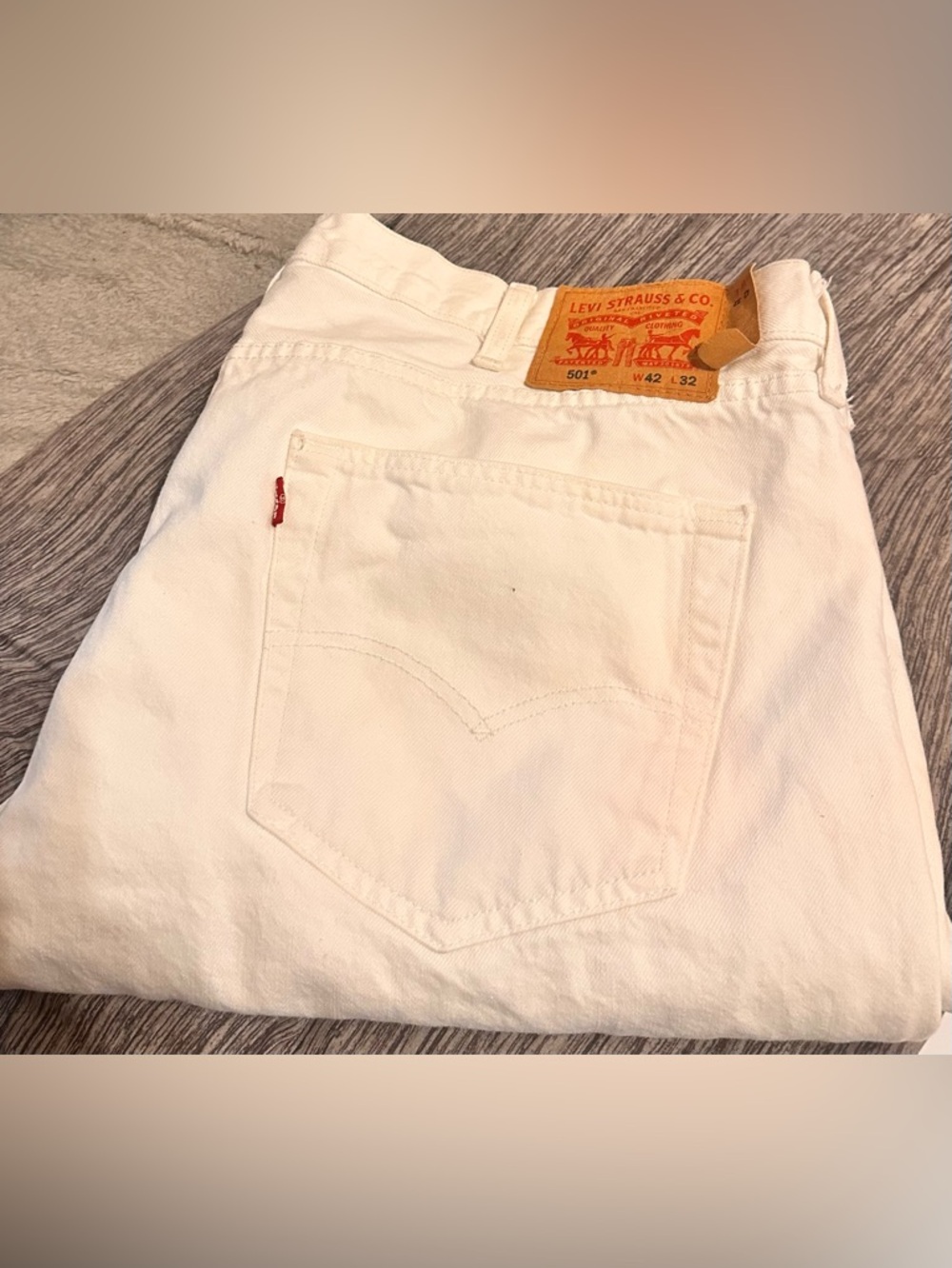 Levi's White Men's Straight Jeans - Signature Back Pocket